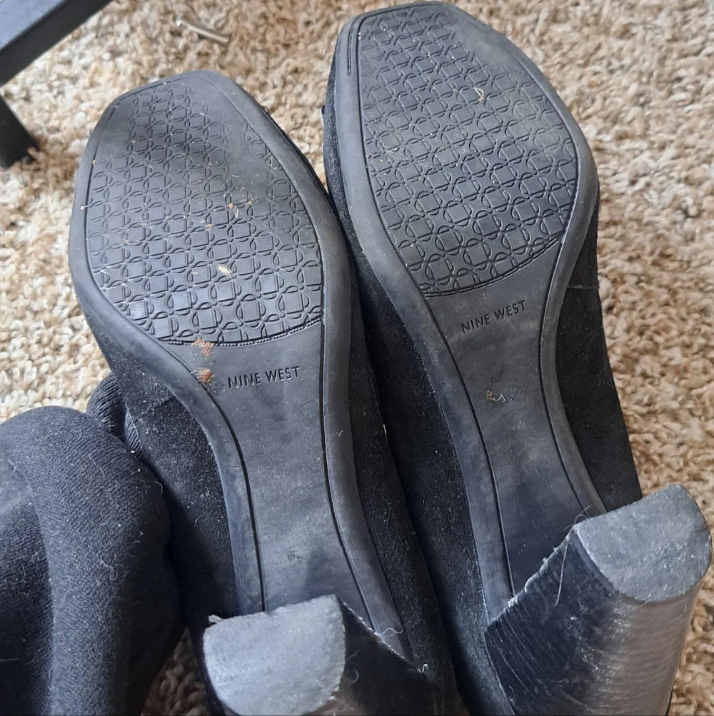 Nine West Black Suede Square Toe Buckled Women's Pumps Heels Size 9.5